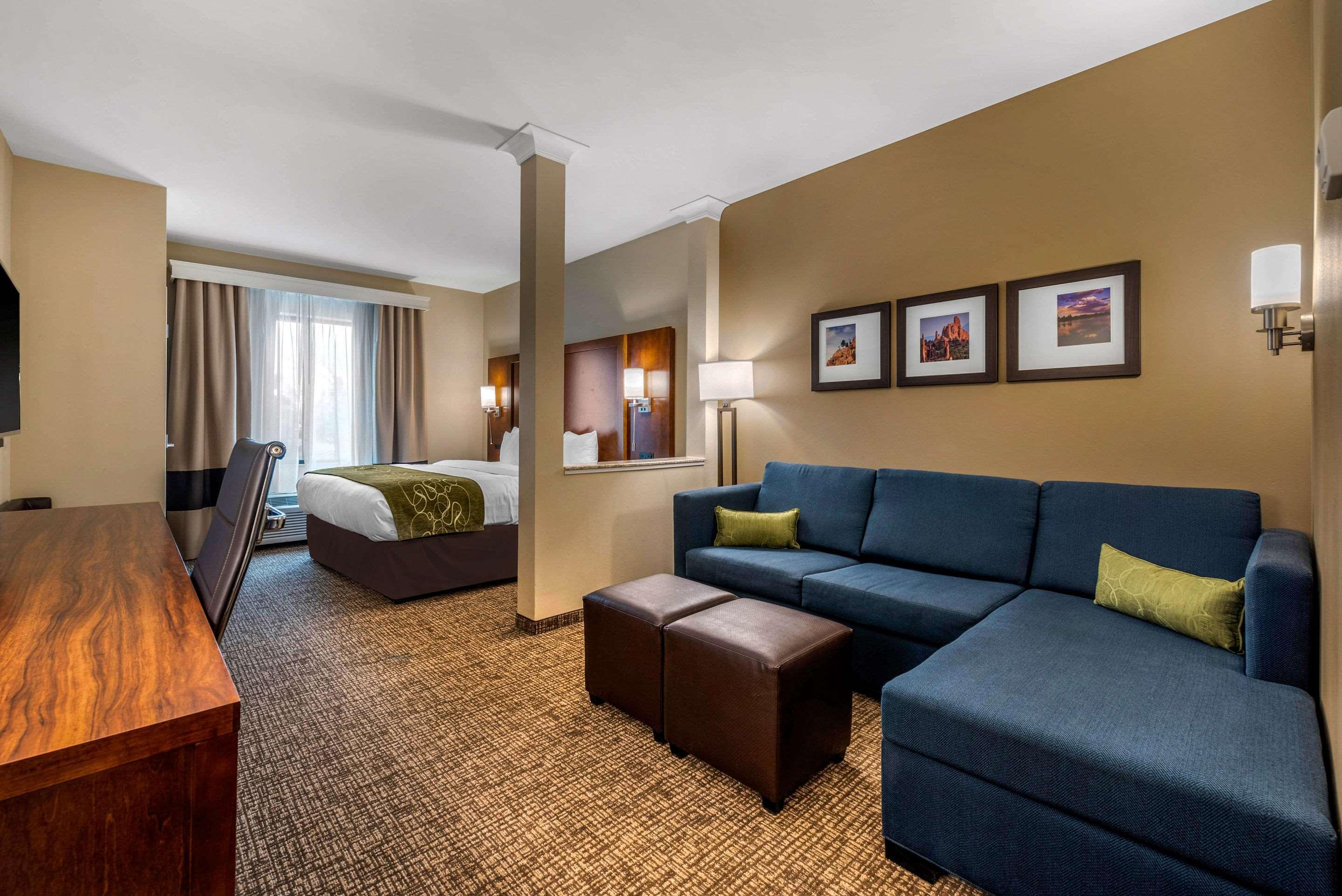 Comfort Suites Denver Near Anschutz Medical Campus Aurora Eksteriør bilde